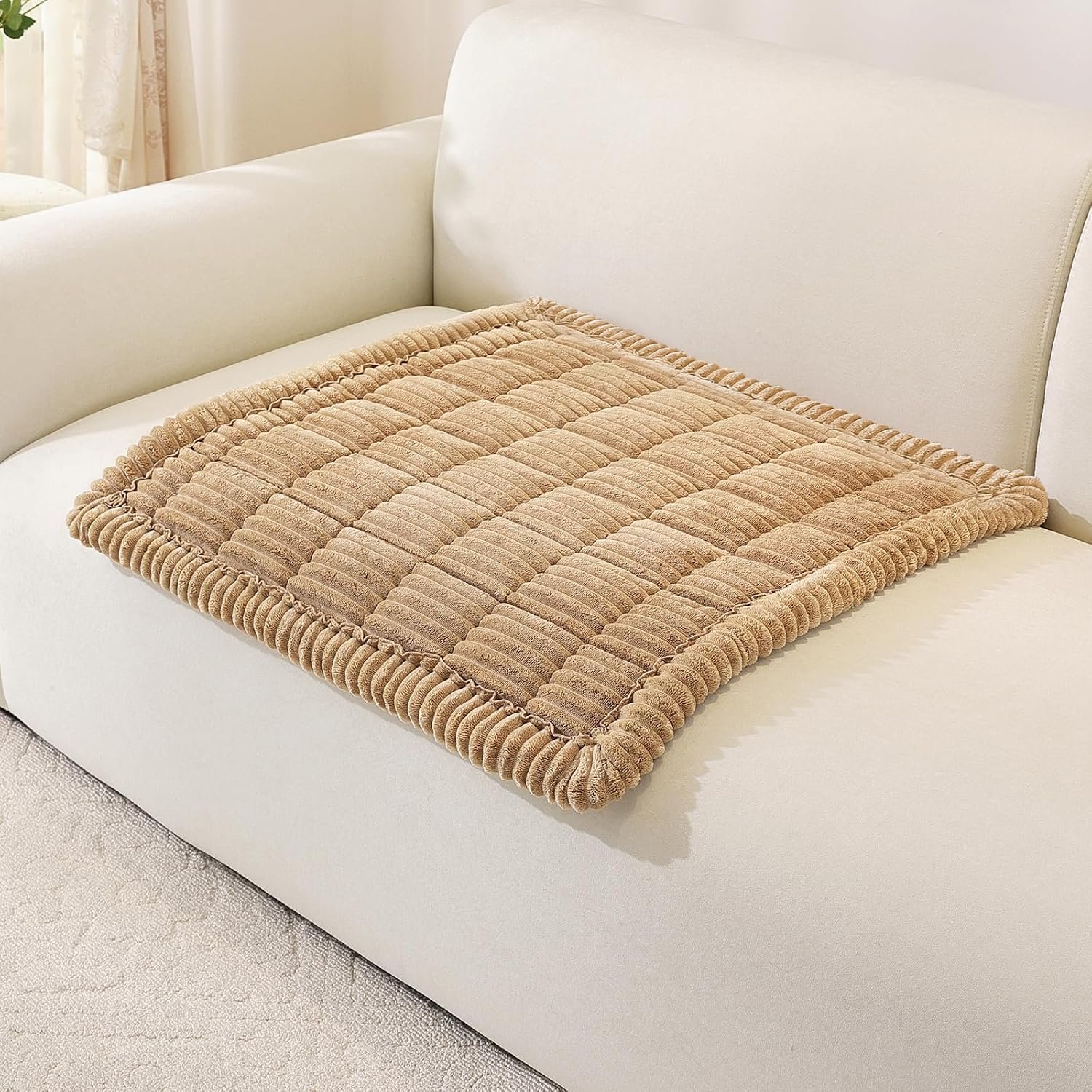 OstepDecor Couch Cover for Dogs, Washable Non Slip Sofa Cover for Pets, Soft Couch Covers for Sofa, Loveseat and Sectional, Furniture Protector Against Pet Hair & Scratches (27.6″ x 27.6″, Khaki)